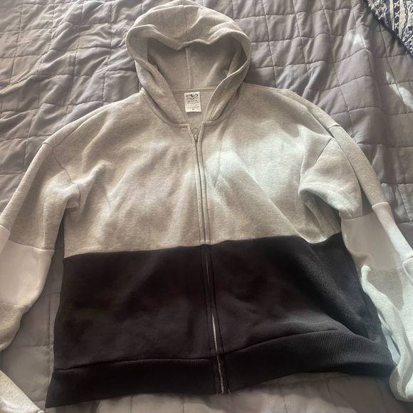 Kids Hoodie with zipper. Size 2x kids - Picture 2 of 2